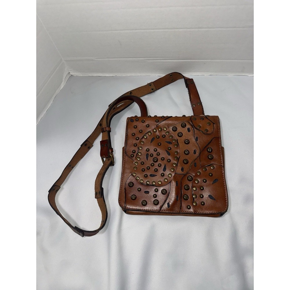 Patricia Nash Ladies Granada Studded Link‎ Flap Granada Tan